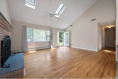 31 Carter Road, Hampton Bays, NY 11946 - Photo 3