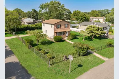 9 Van Cedar Street, Brentwood, NY 11717 - Photo 7