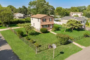 9 Van Cedar St, Brentwood, NY 11717 - Photo 7