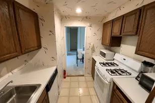 269-10 Grand Central Pkwy, Floral Park, NY 11005 - Photo 7