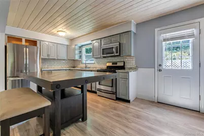 14 Seaside Avenue, Sound Beach, NY 11789 - Photo 11