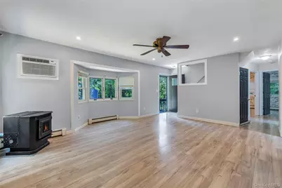 14 Seaside Avenue, Sound Beach, NY 11789 - Photo 5