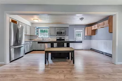14 Seaside Avenue, Sound Beach, NY 11789 - Photo 9