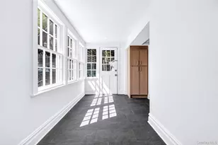 94 Main St, Roslyn, NY 11576 - Photo 3