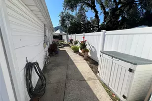 79 Radcliffe Rd, Island Park, NY 11558 - Photo 3