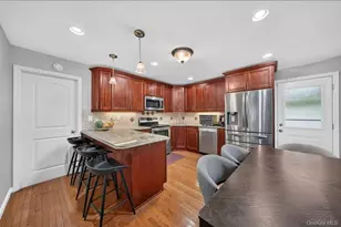 60 Lincoln Ave, Deer Park, NY 11729 - Photo 13