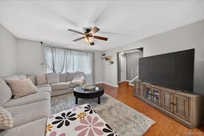60 Lincoln Avenue, Deer Park, NY 11729 - Photo 7