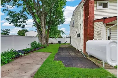 60 Lincoln Avenue, Deer Park, NY 11729 - Photo 31