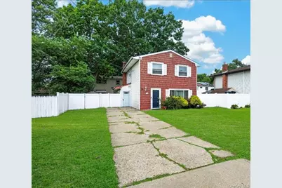 60 Lincoln Avenue, Deer Park, NY 11729 - Photo 3