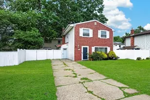 60 Lincoln Ave, Deer Park, NY 11729 - Photo 3