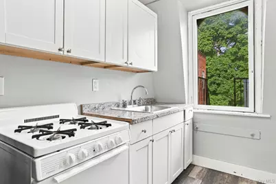 86 S Hamilton, Poughkeepsie, NY 12601 - Photo 3