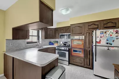 3015 Waterbury Avenue, Bronx, NY 10461 - Photo 5