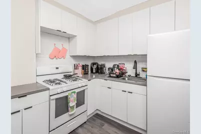 865 E 215th Street, Bronx, NY 10467 - Photo 11