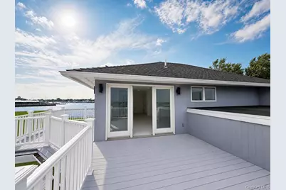170 S Penataquit Avenue, Bay Shore, NY 11706 - Photo 35