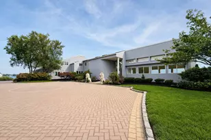 170 S Penataquit Ave, Bay Shore, NY 11706 - Photo 27