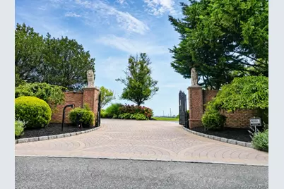 170 S Penataquit Avenue, Bay Shore, NY 11706 - Photo 29