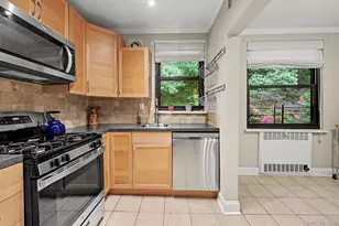 50 Rockledge Rd, Hartsdale, NY 10530 - Photo 9