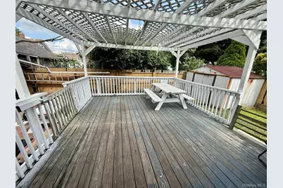 175 S Brookside Avenue, Freeport, NY 11520 - Photo 29
