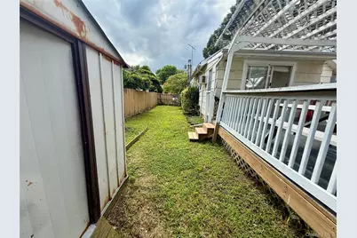 175 S Brookside Avenue, Freeport, NY 11520 - Photo 31