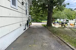 175 S Brookside Ave, Freeport, NY 11520 - Photo 37