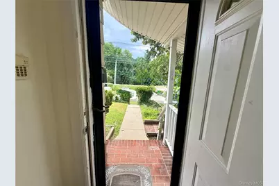 175 S Brookside Avenue, Freeport, NY 11520 - Photo 3