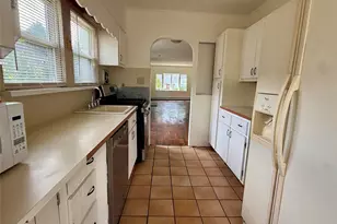 175 S Brookside Ave, Freeport, NY 11520 - Photo 13