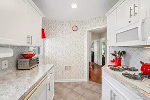 105 Hildreth Pl, Yonkers, NY 10704 - Photo 11