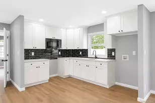 779 Peconic Ave, West Babylon, NY 11704 - Photo 19
