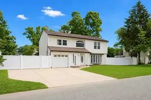 779 Peconic Ave, West Babylon, NY 11704 - Photo 3