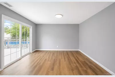 779 Peconic Avenue, West Babylon, NY 11704 - Photo 17