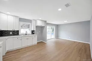 779 Peconic Ave, West Babylon, NY 11704 - Photo 21