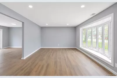 779 Peconic Avenue, West Babylon, NY 11704 - Photo 13