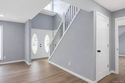 779 Peconic Avenue, West Babylon, NY 11704 - Photo 11