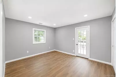 779 Peconic Avenue, West Babylon, NY 11704 - Photo 25