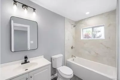 779 Peconic Avenue, West Babylon, NY 11704 - Photo 27