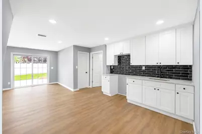 779 Peconic Avenue, West Babylon, NY 11704 - Photo 29