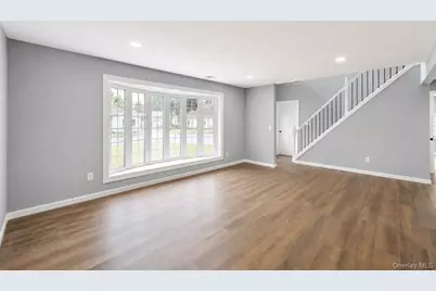 779 Peconic Avenue, West Babylon, NY 11704 - Photo 15