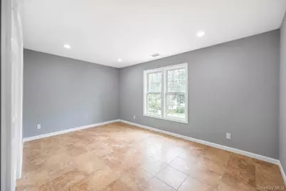 779 Peconic Avenue, West Babylon, NY 11704 - Photo 23
