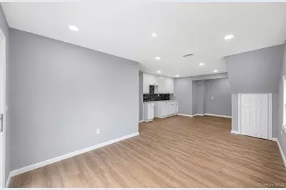 779 Peconic Avenue, West Babylon, NY 11704 - Photo 33
