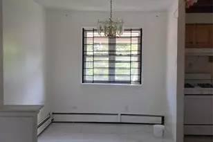 954 E 212th St, Bronx, NY 10469 - Photo 11