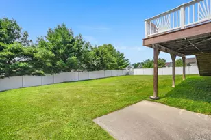 36 Thames Rd, Poughkeepsie, NY 12603 - Photo 29
