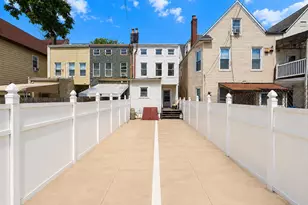 78-51 80th St, Glendale, NY 11385 - Photo 15