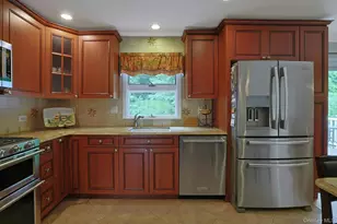 7 Holly Ridge Rd, Valhalla, NY 10595 - Photo 15