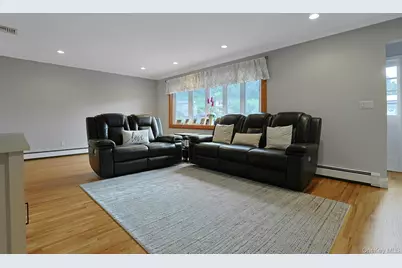 7 Holly Ridge Road, Valhalla, NY 10595 - Photo 9