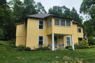 29 Cherry St, Red Hook, NY 12571 - Photo 1