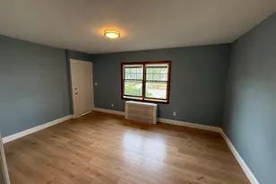 375 S 3rd St, Lindenhurst, NY 11757 - Photo 15