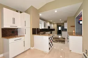 2224 Louis Kossuth Ave, Ronkonkoma, NY 11779 - Photo 7
