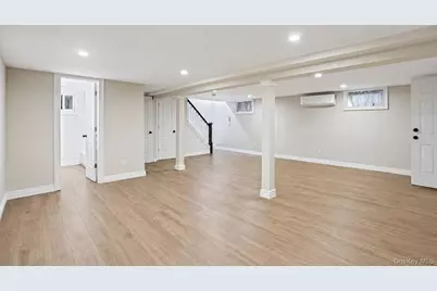 1365 Langdon Boulevard, Rockville Centre, NY 11570 - Photo 19