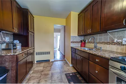 578 Northern Parkway, Uniondale, NY 11553 - Photo 7