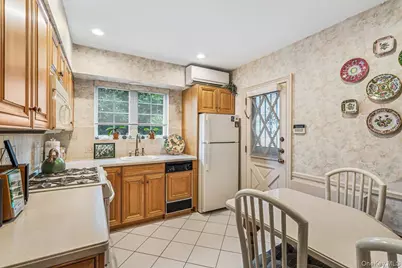 78-20 222nd Street, Oakland Gardens, NY 11364 - Photo 15